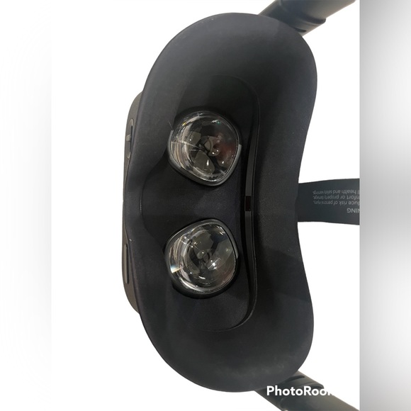 VR, AR & Accessories Oculus Quest 1 Read Discription Poshmark